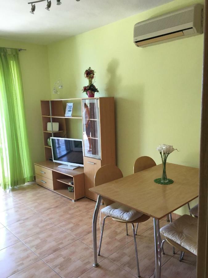 Apartman Tatjana Apartamento Podgora Exterior foto